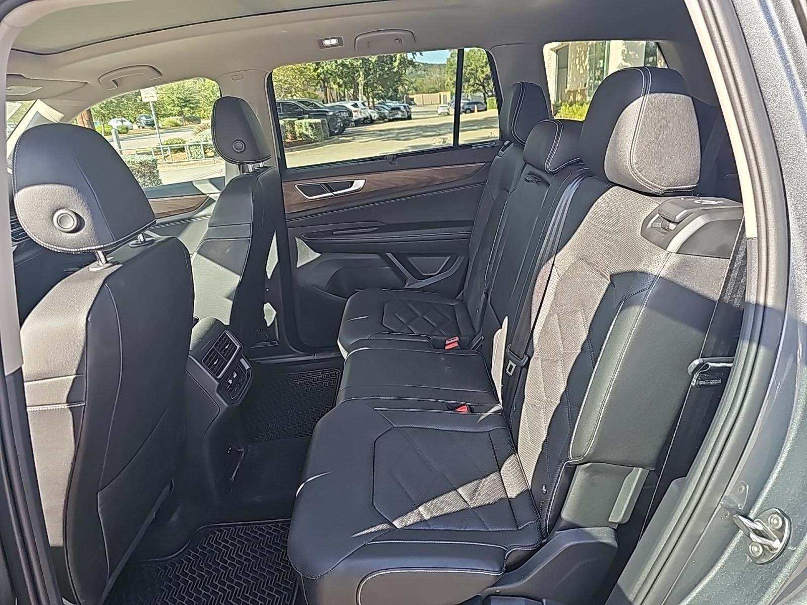 2025 Volkswagen Atlas 2.0T SE FWD