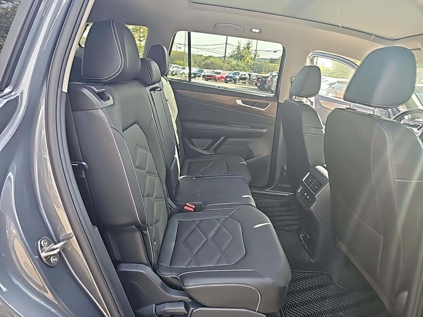 2025 Volkswagen Atlas 2.0T SE FWD