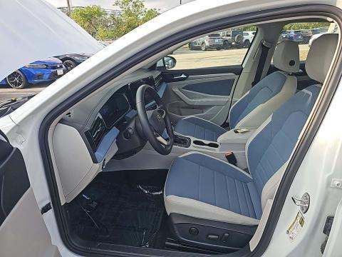 2025 Volkswagen Jetta 1.5T SE FWD
