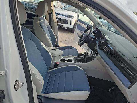 2025 Volkswagen Jetta 1.5T SE FWD