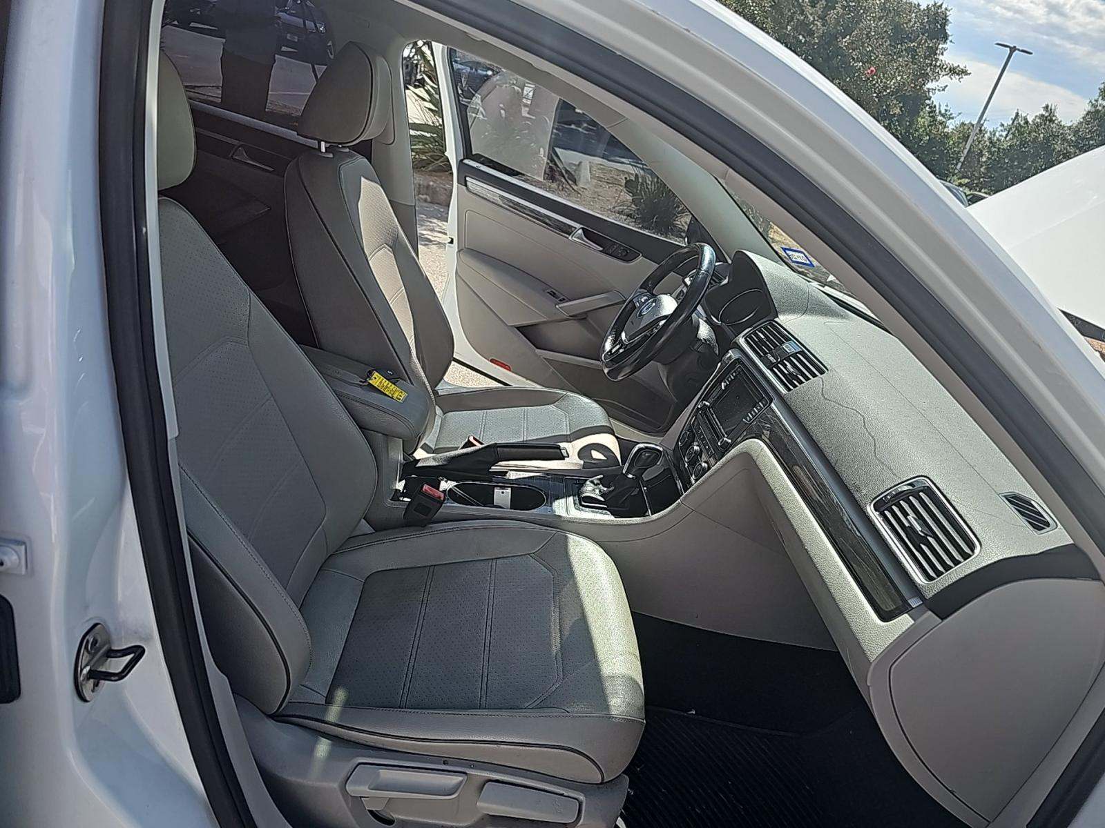 2018 Volkswagen Passat 2.0T SE FWD