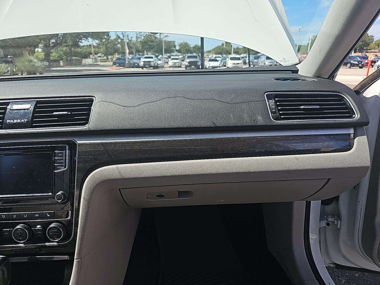 2018 Volkswagen Passat 2.0T SE FWD