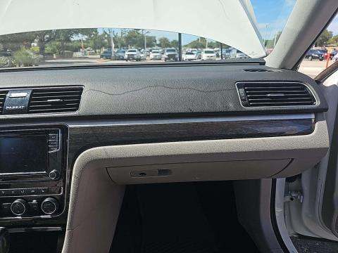 2018 Volkswagen Passat 2.0T SE FWD