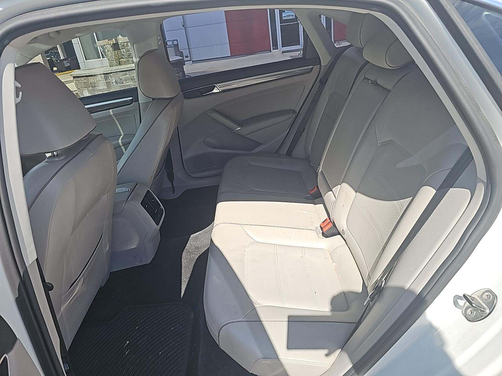 2018 Volkswagen Passat 2.0T SE FWD