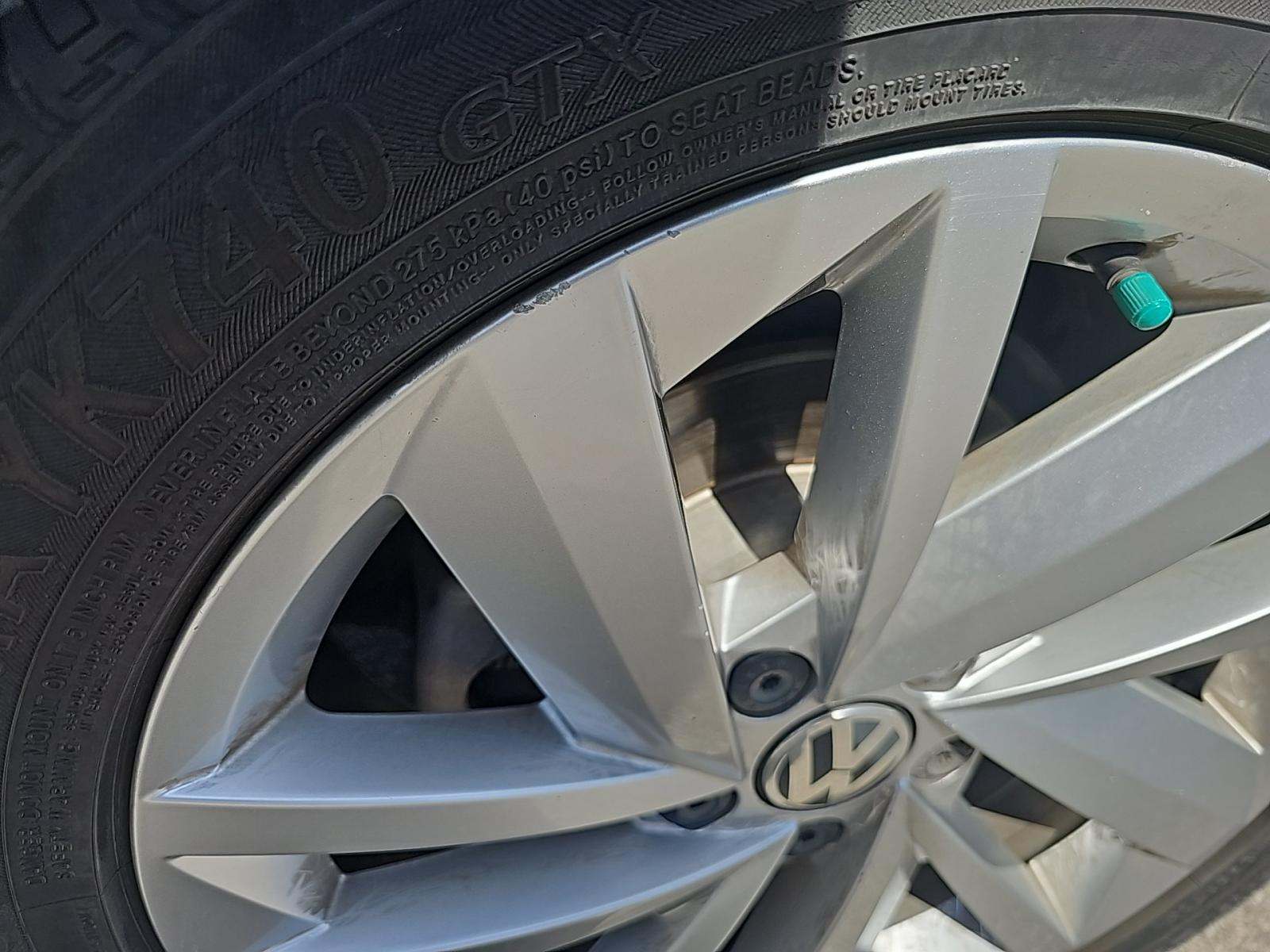 2018 Volkswagen Passat 2.0T SE FWD