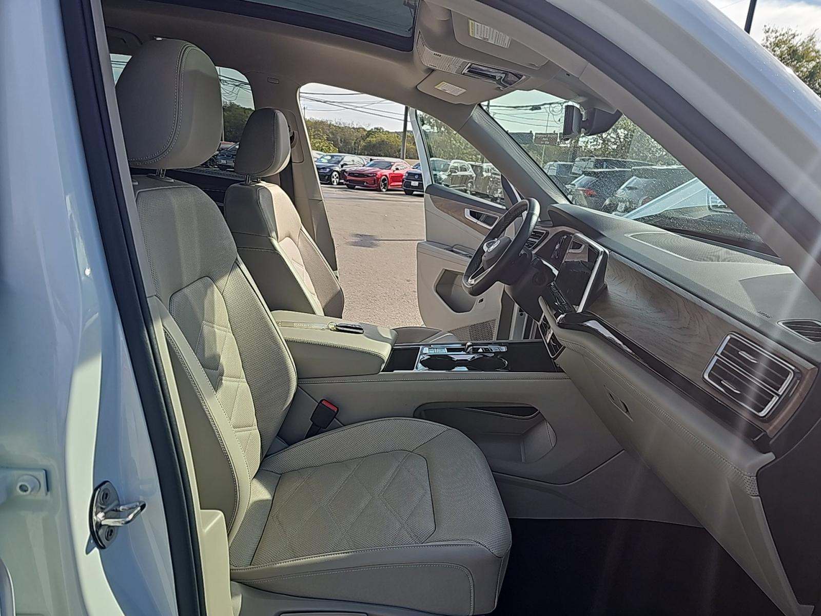 2025 Volkswagen Atlas 2.0T SE FWD