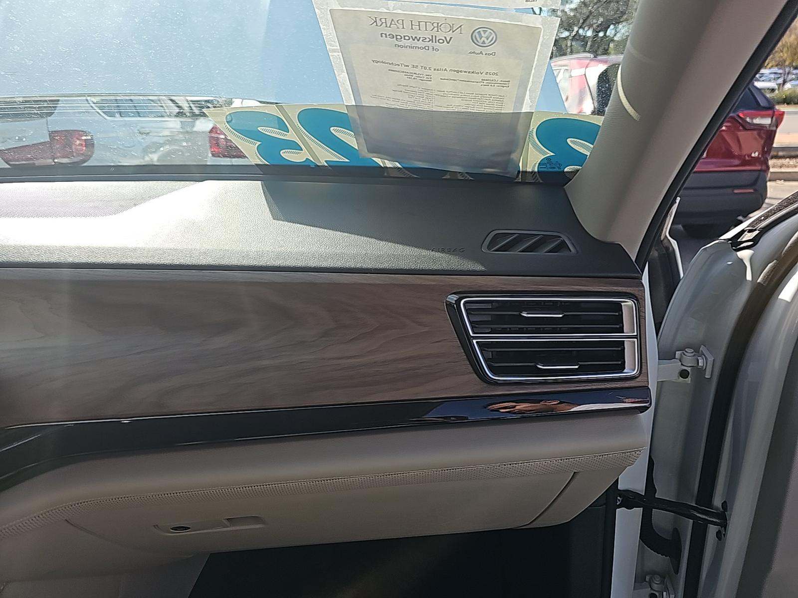 2025 Volkswagen Atlas 2.0T SE FWD