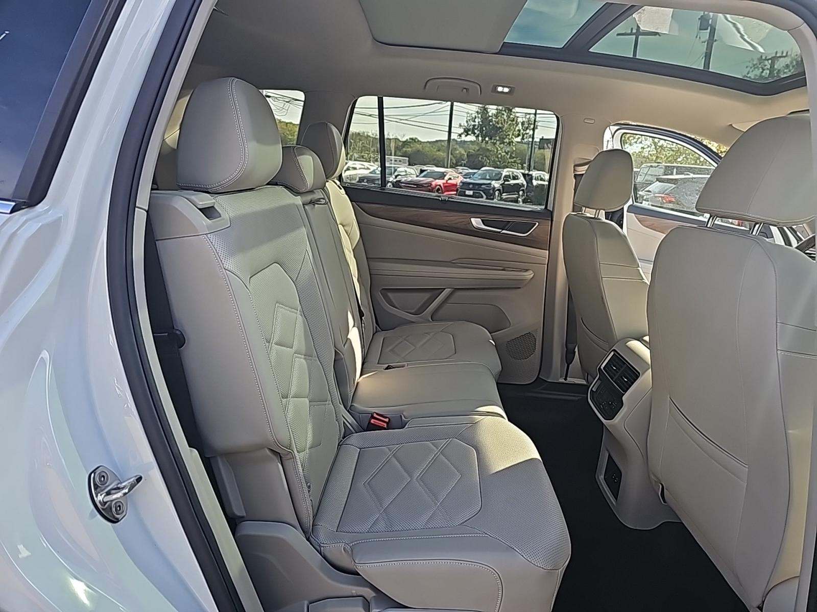 2025 Volkswagen Atlas 2.0T SE FWD