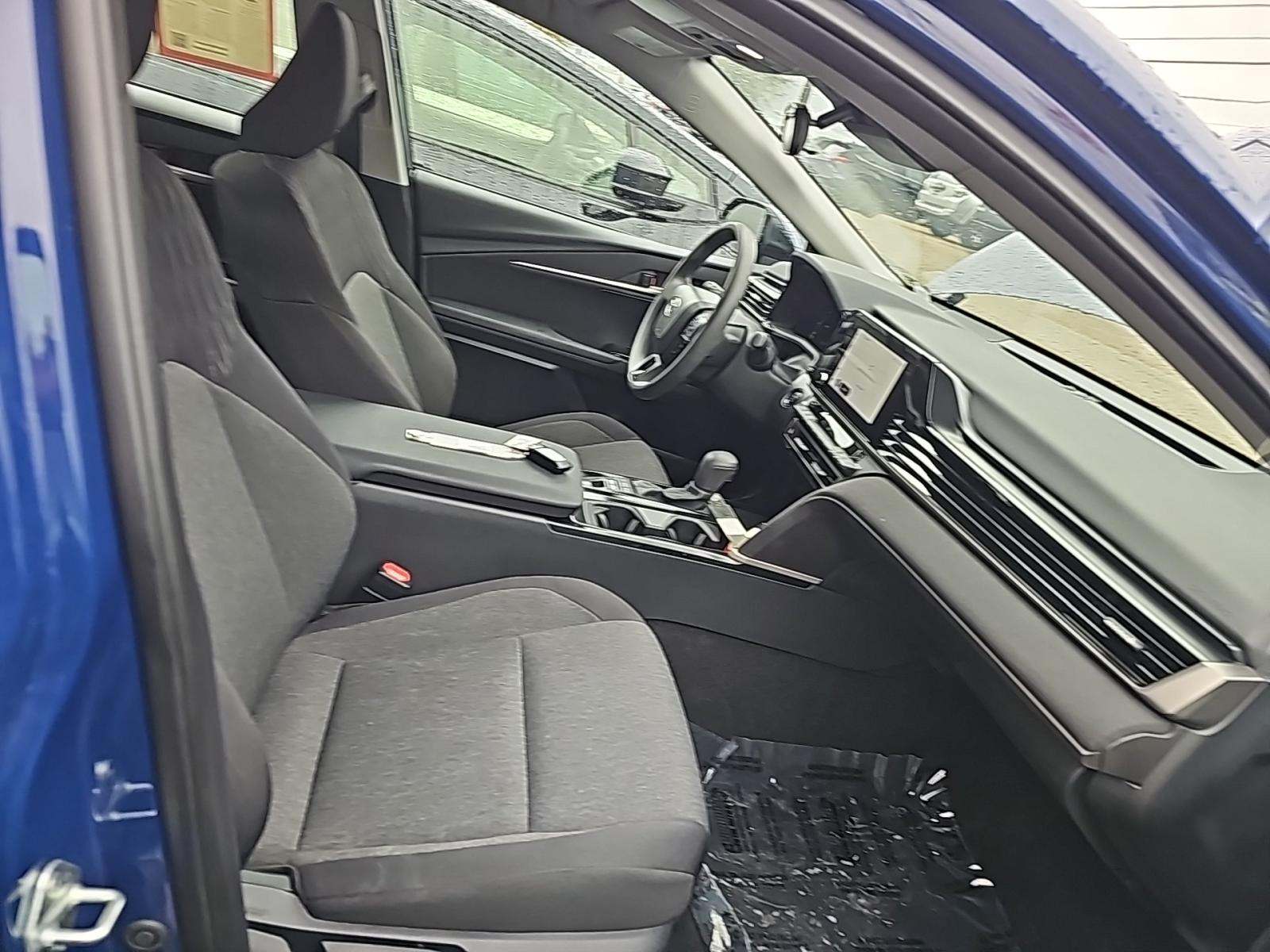 2025 Toyota Camry LE FWD