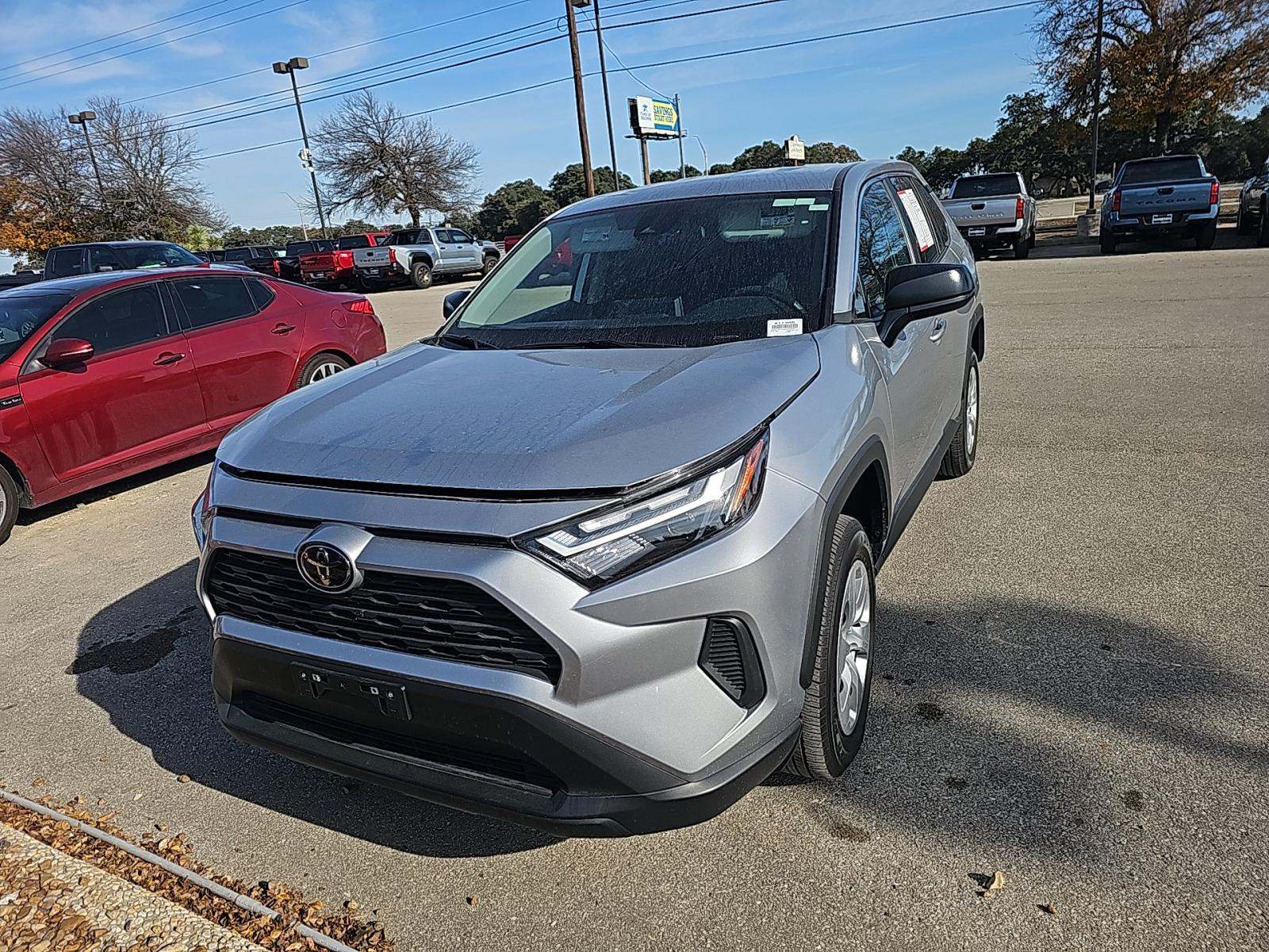 2025 Toyota RAV4 LE FWD