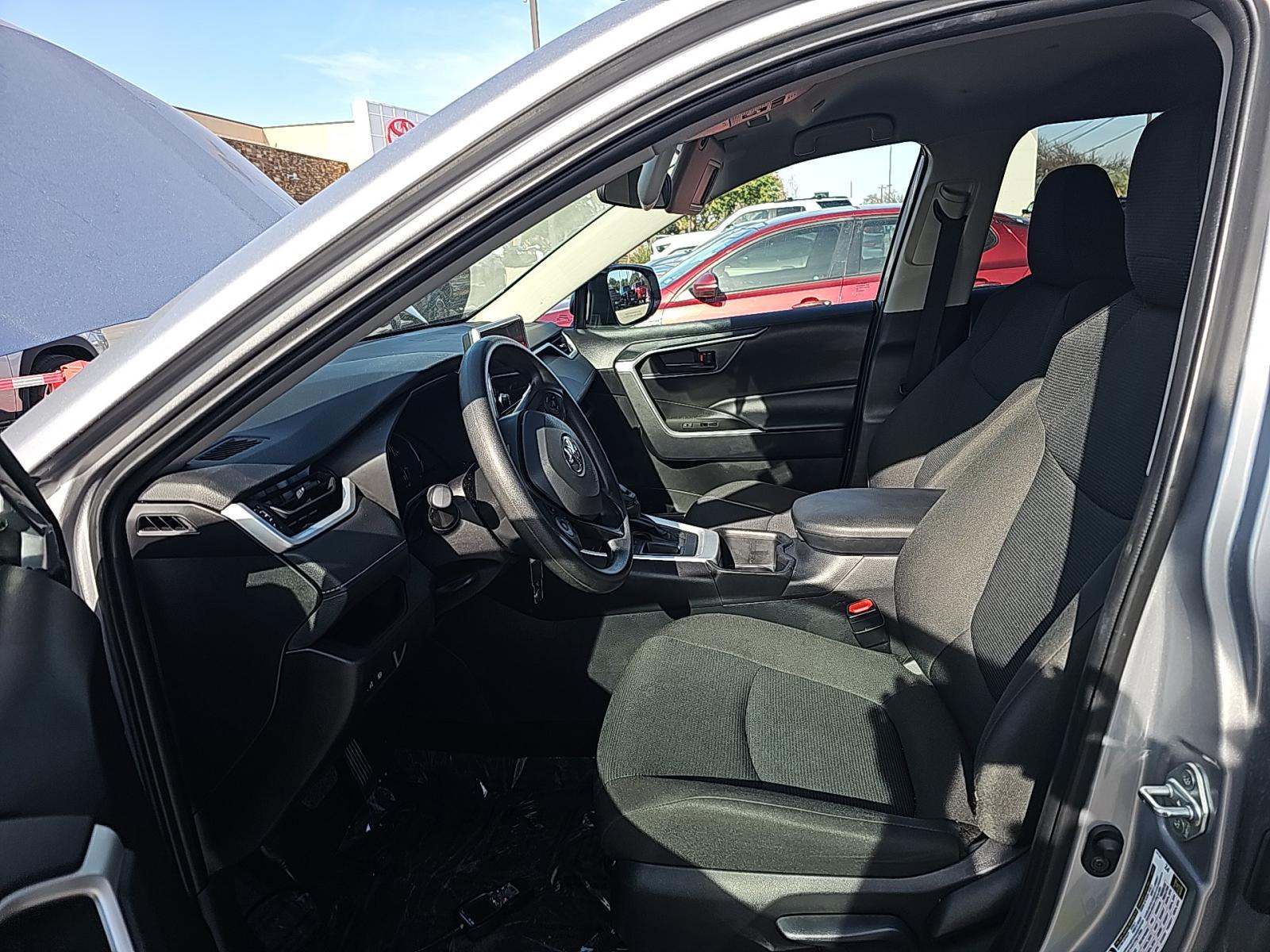 2025 Toyota RAV4 LE FWD