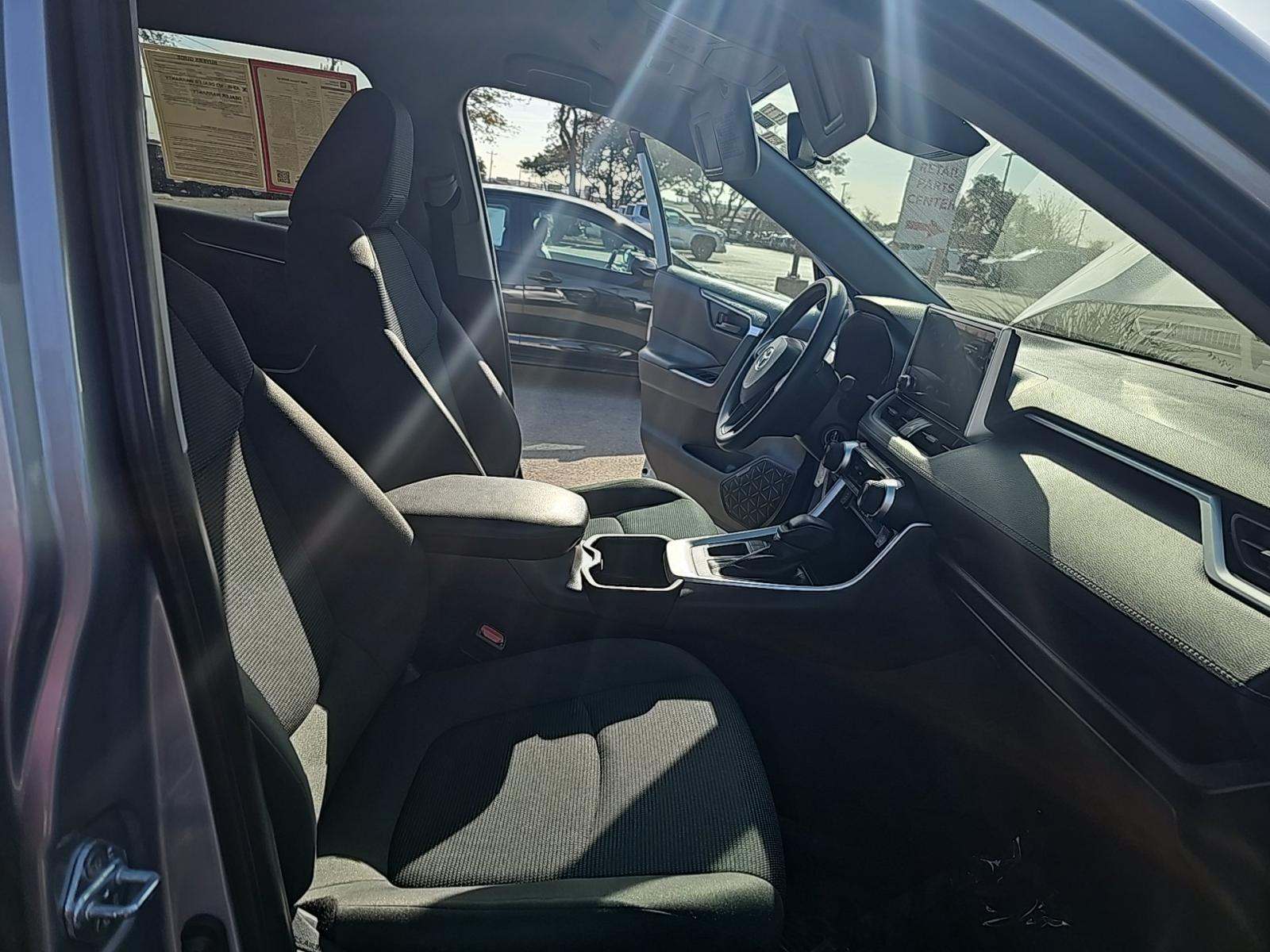 2025 Toyota RAV4 LE FWD