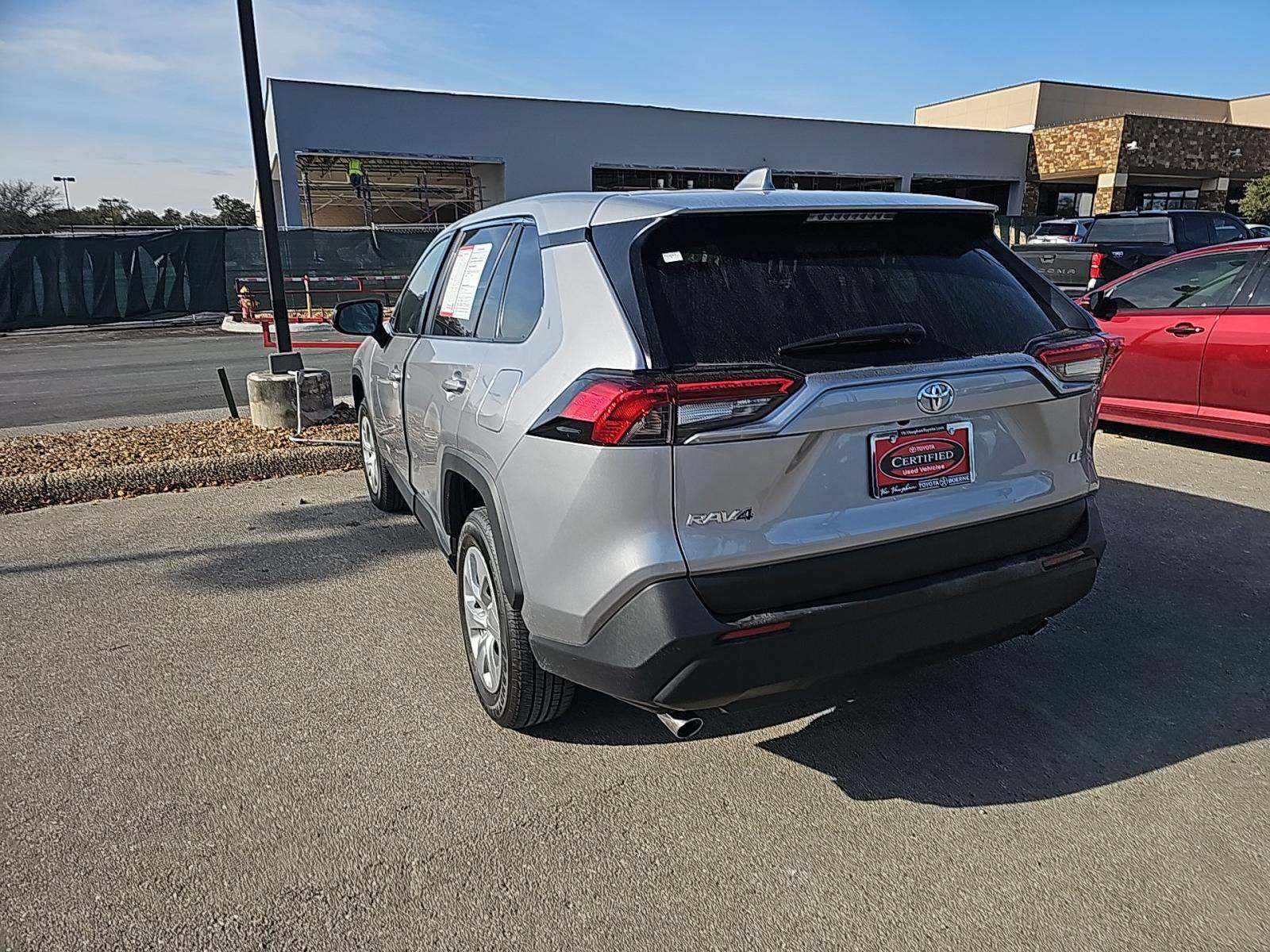 2025 Toyota RAV4 LE FWD