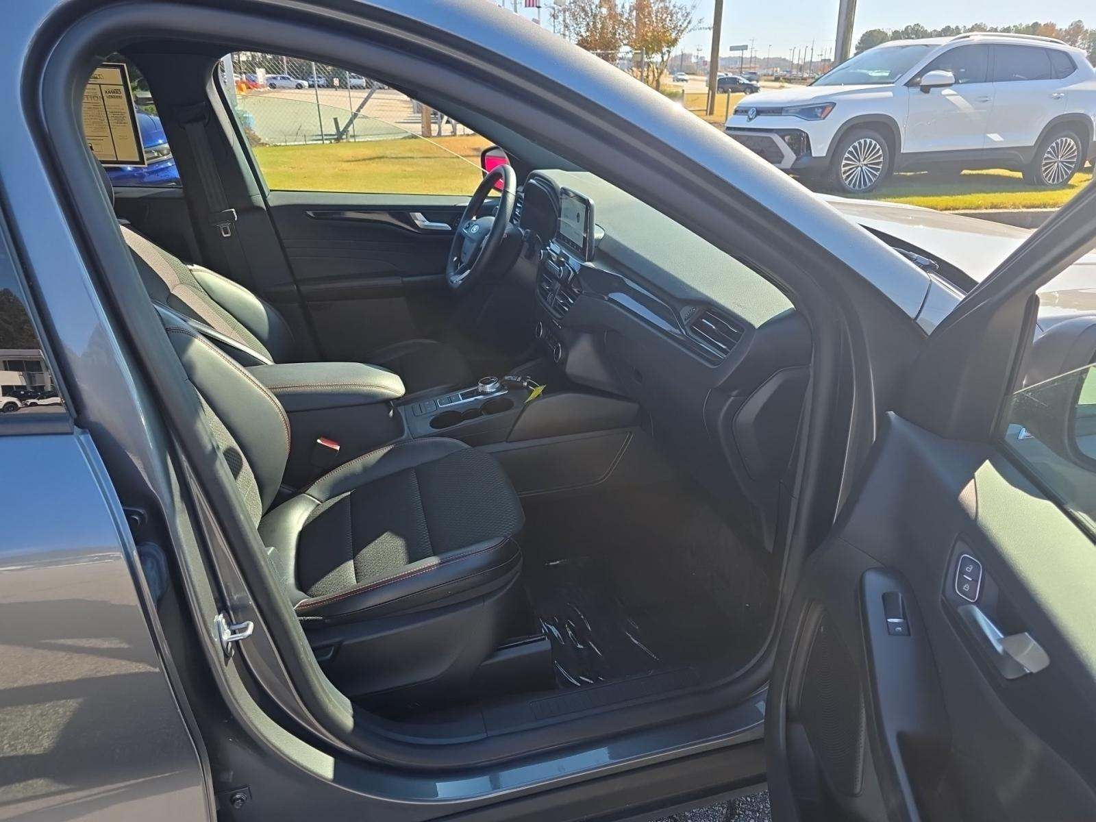 2025 Ford Escape ST-Line FWD