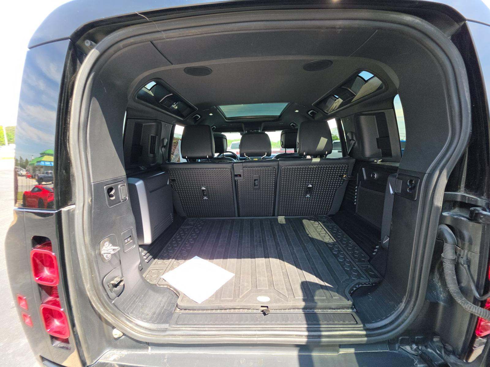 2022 Land Rover Defender 110 X-Dynamic HSE AWD