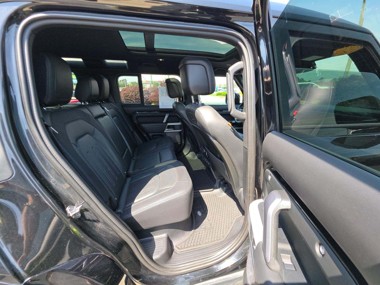 2022 Land Rover Defender 110 X-Dynamic HSE AWD