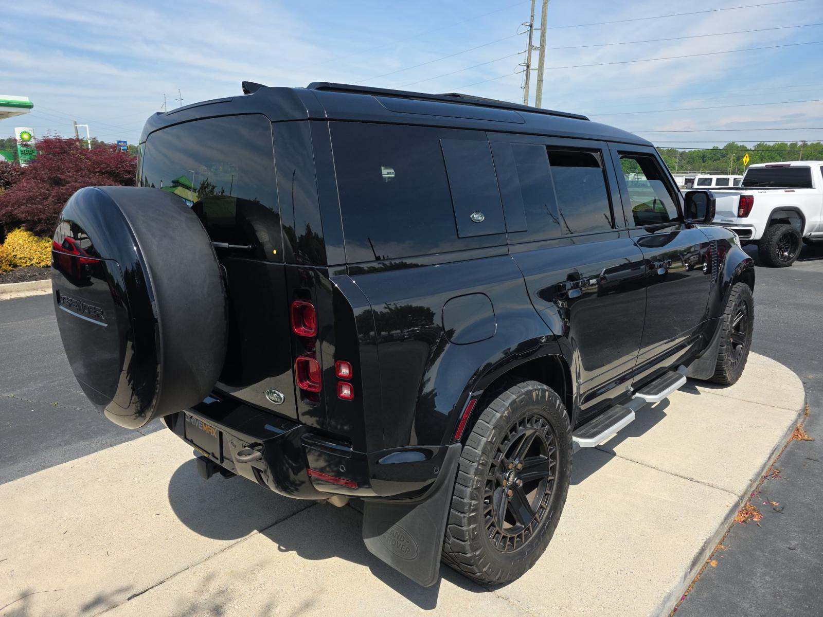 2022 Land Rover Defender 110 X-Dynamic HSE AWD