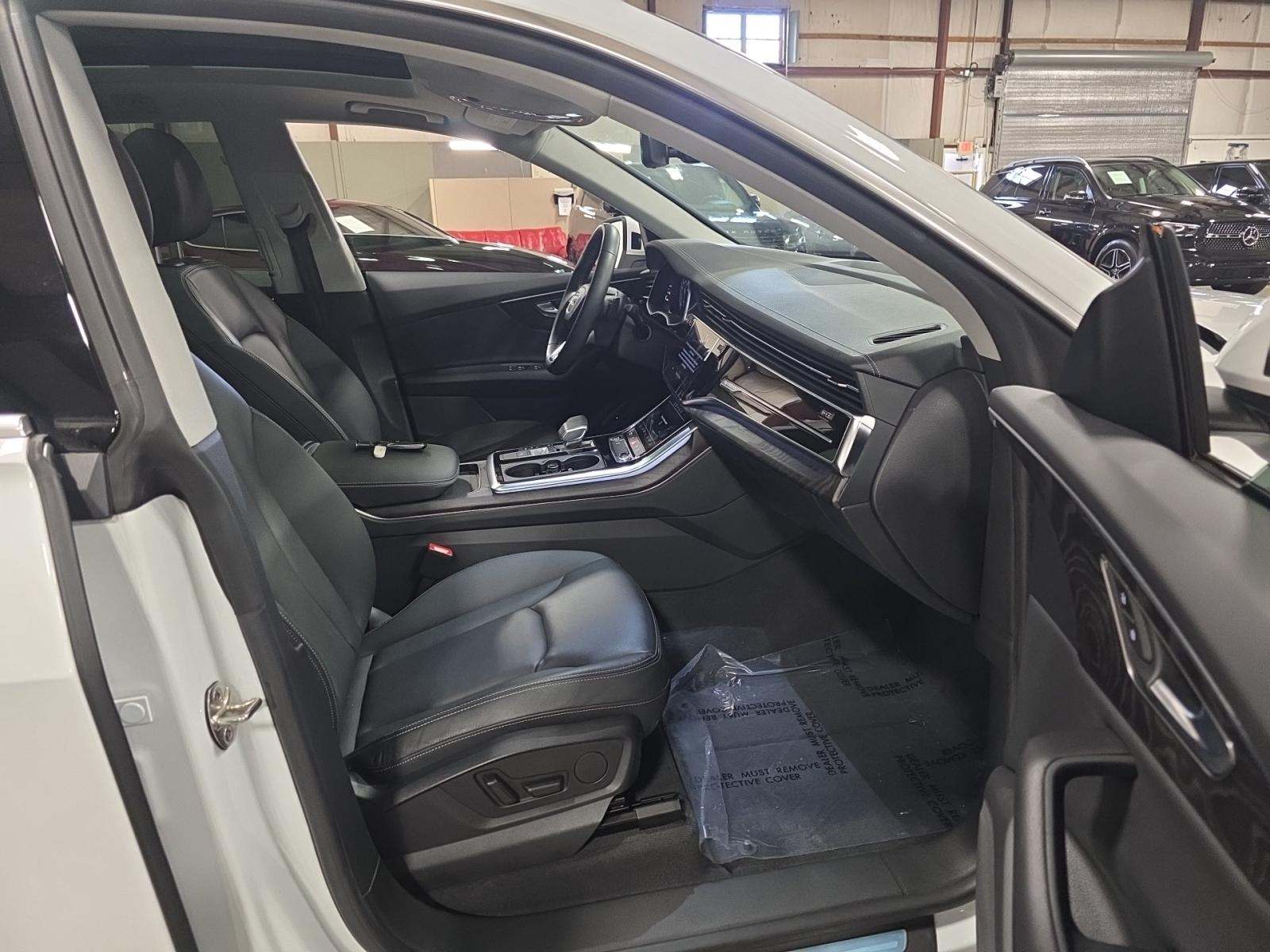 2023 Audi Q8 Premium AWD