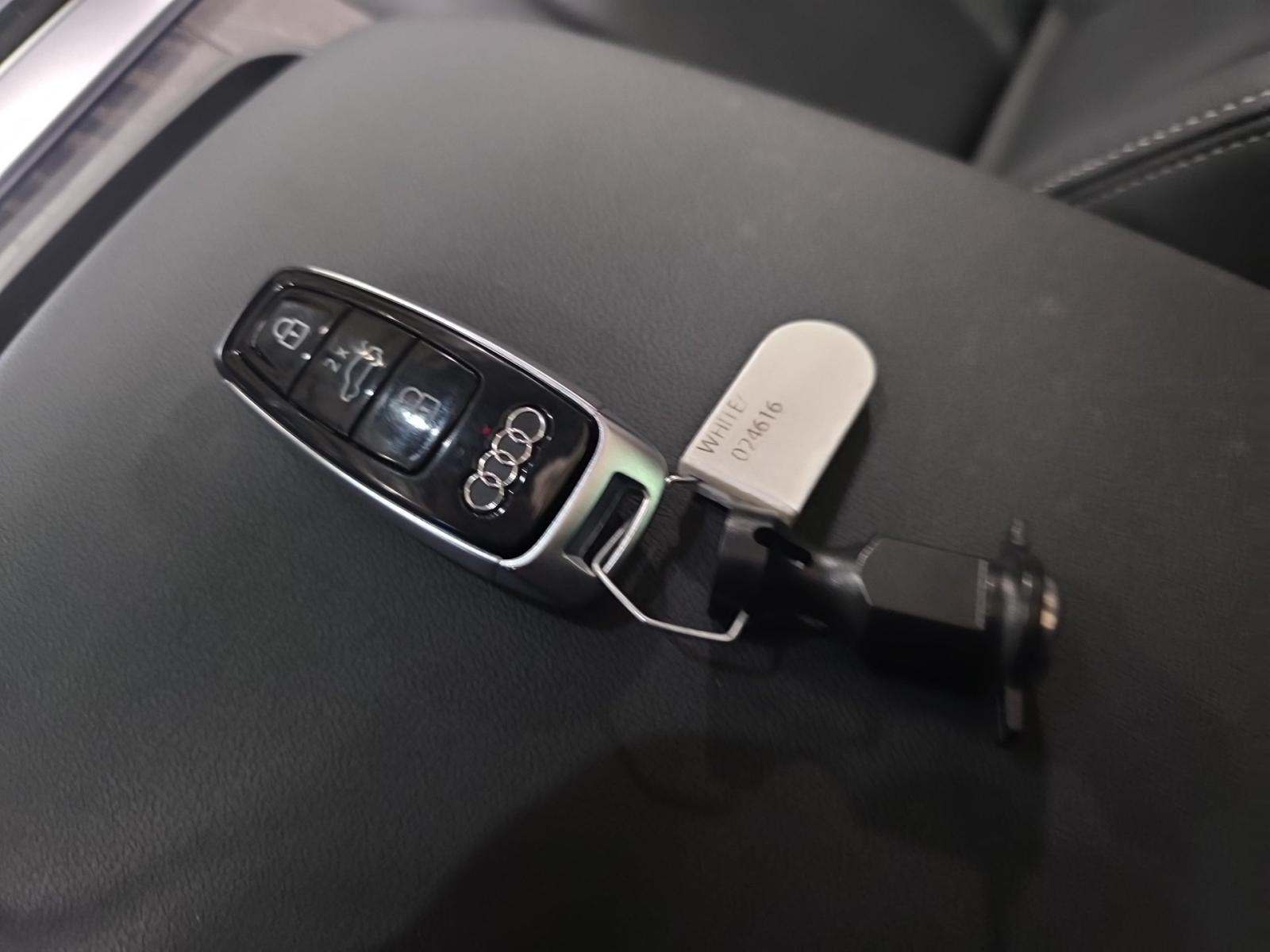 2023 Audi Q8 Premium AWD