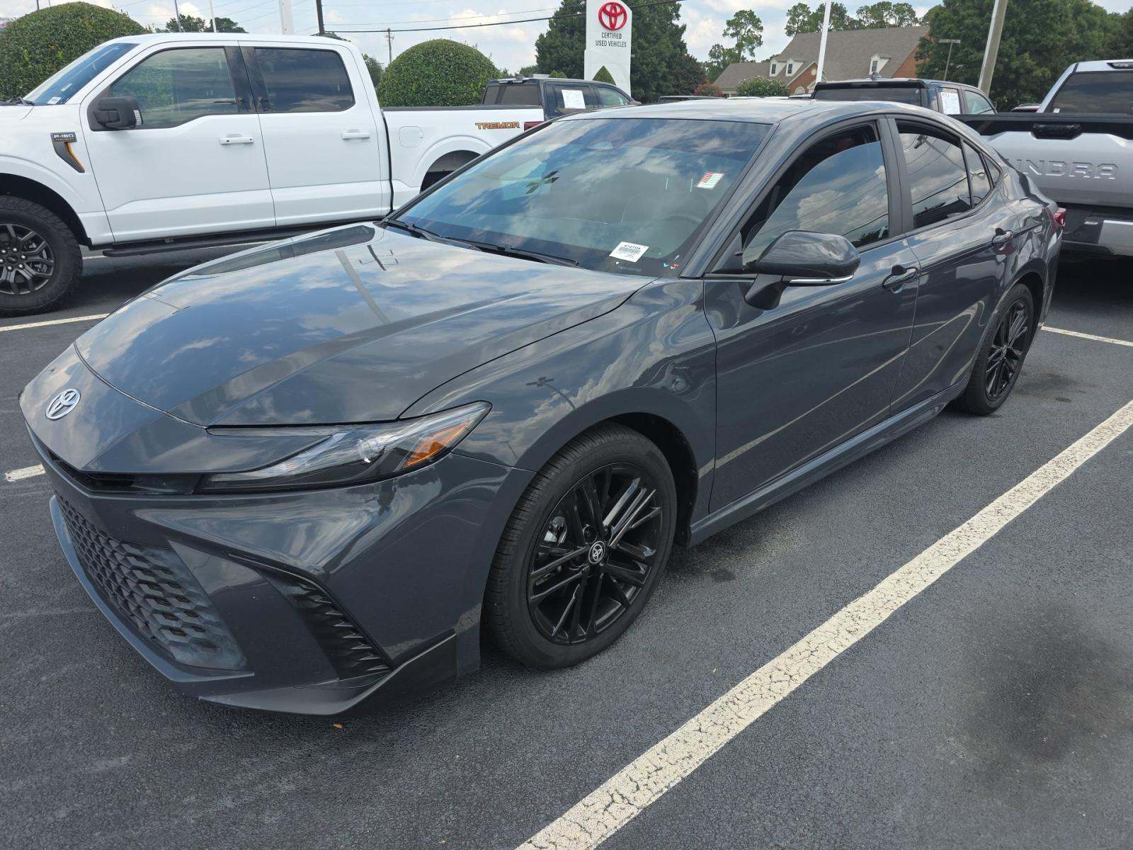 2026 Toyota Camry SE FWD