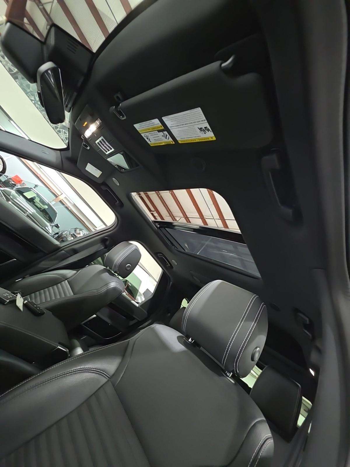 2023 Land Rover Discovery R-Dynamic S AWD