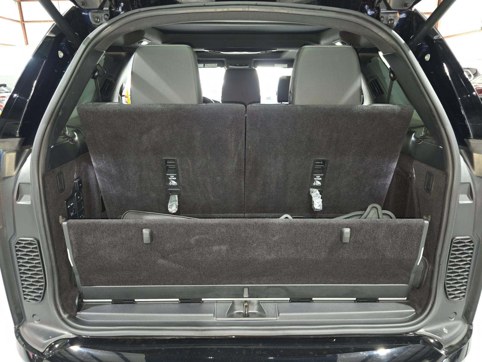 2023 Land Rover Discovery R-Dynamic S AWD