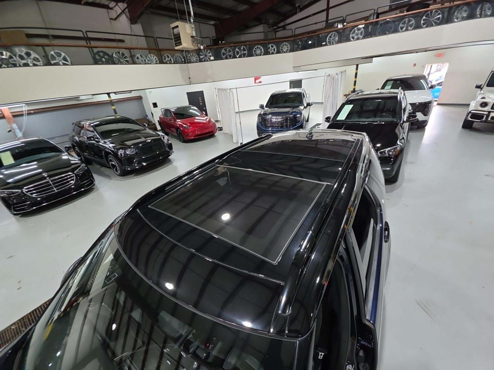 2023 Land Rover Discovery R-Dynamic S AWD