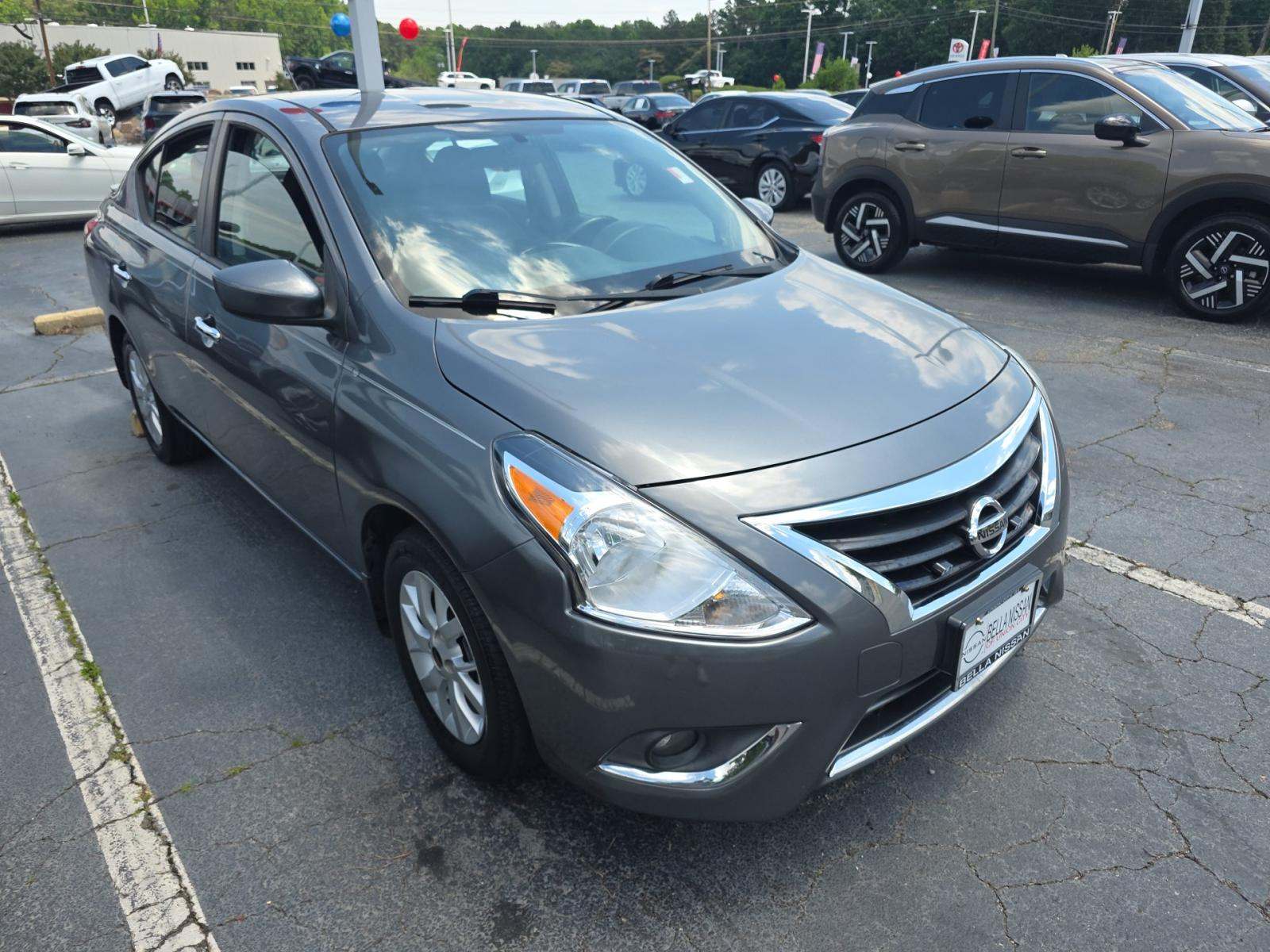 NISSAN VERSA - 4
