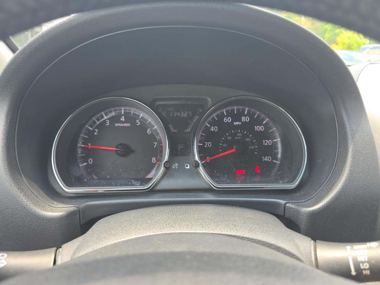 NISSAN VERSA - 9