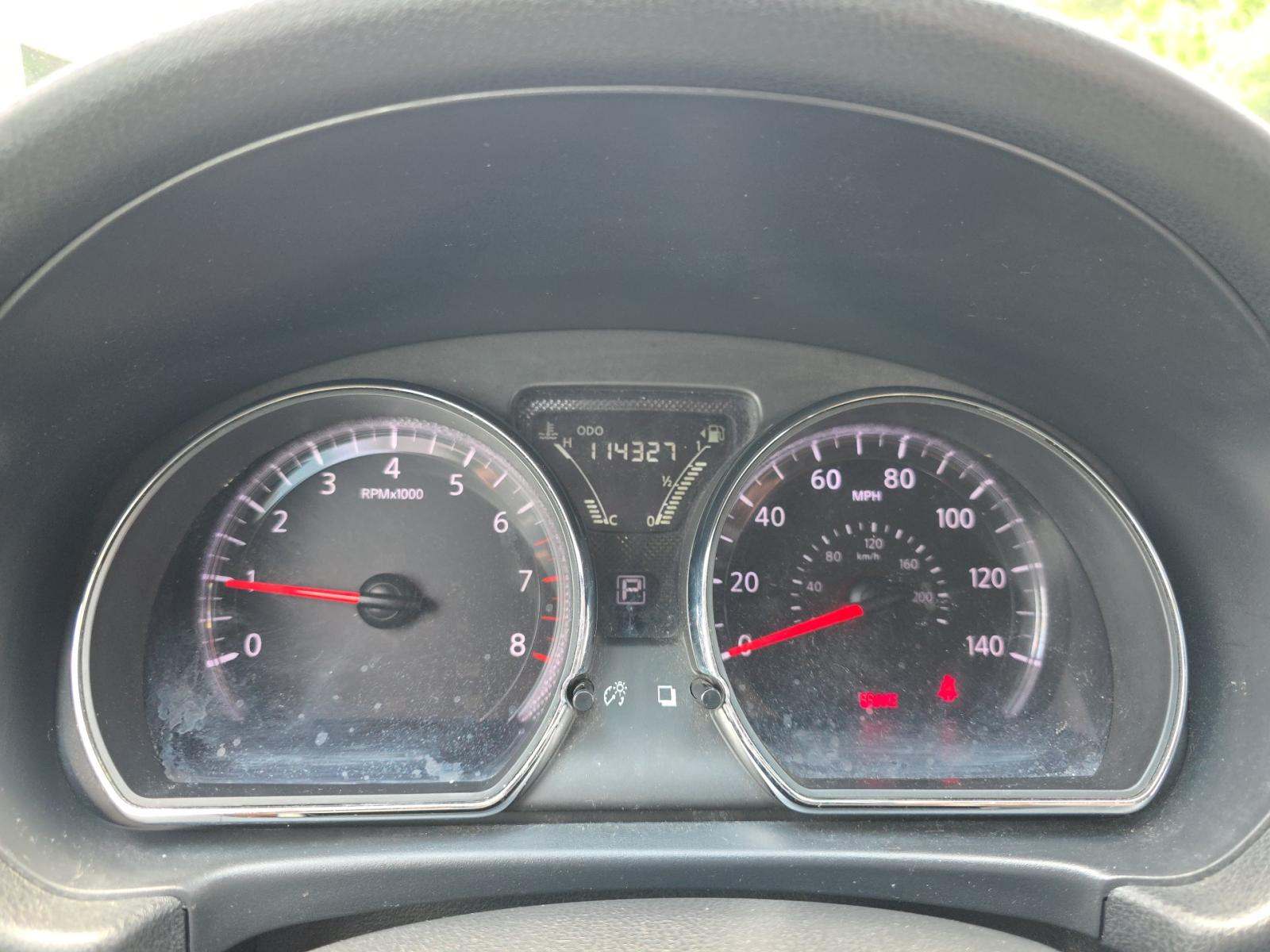 NISSAN VERSA - 8