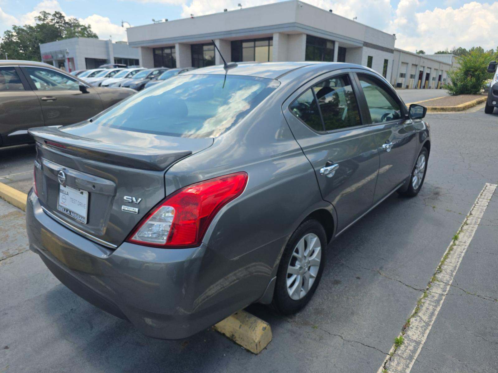 NISSAN VERSA - 3