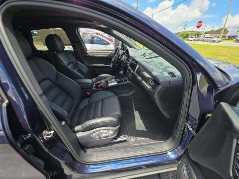 2023 Porsche Macan Base AWD