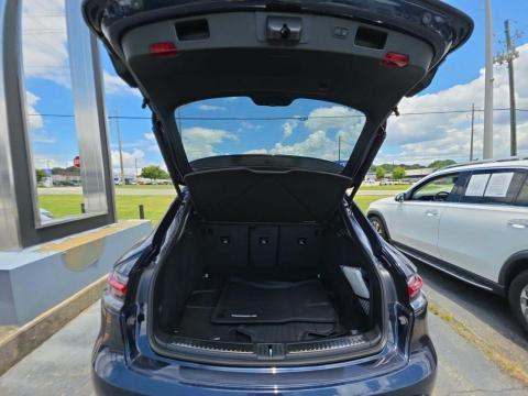 2023 Porsche Macan Base AWD