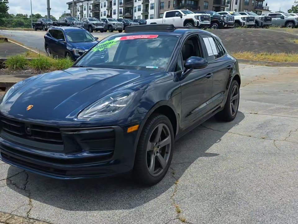 2023 Porsche Macan Base AWD