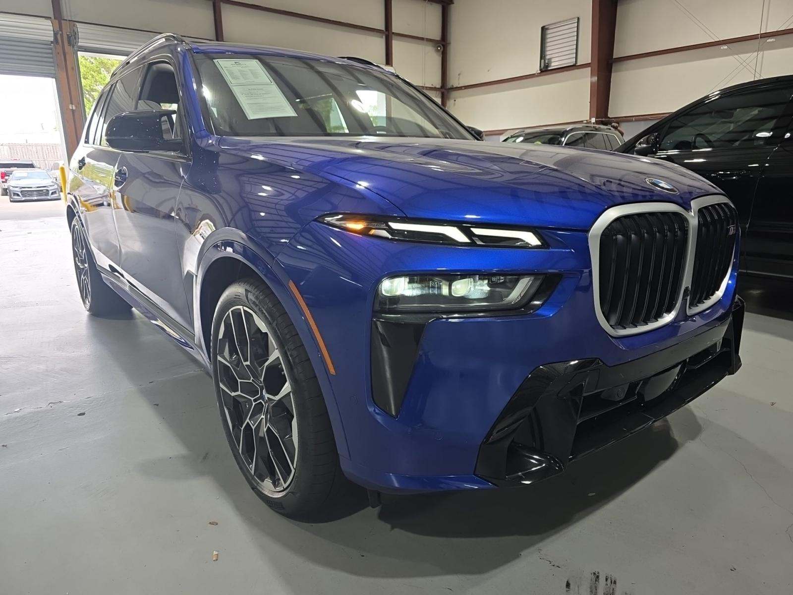2025 BMW X7 M60i AWD