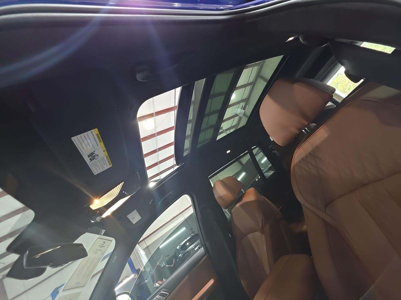 2025 BMW X7 M60i AWD