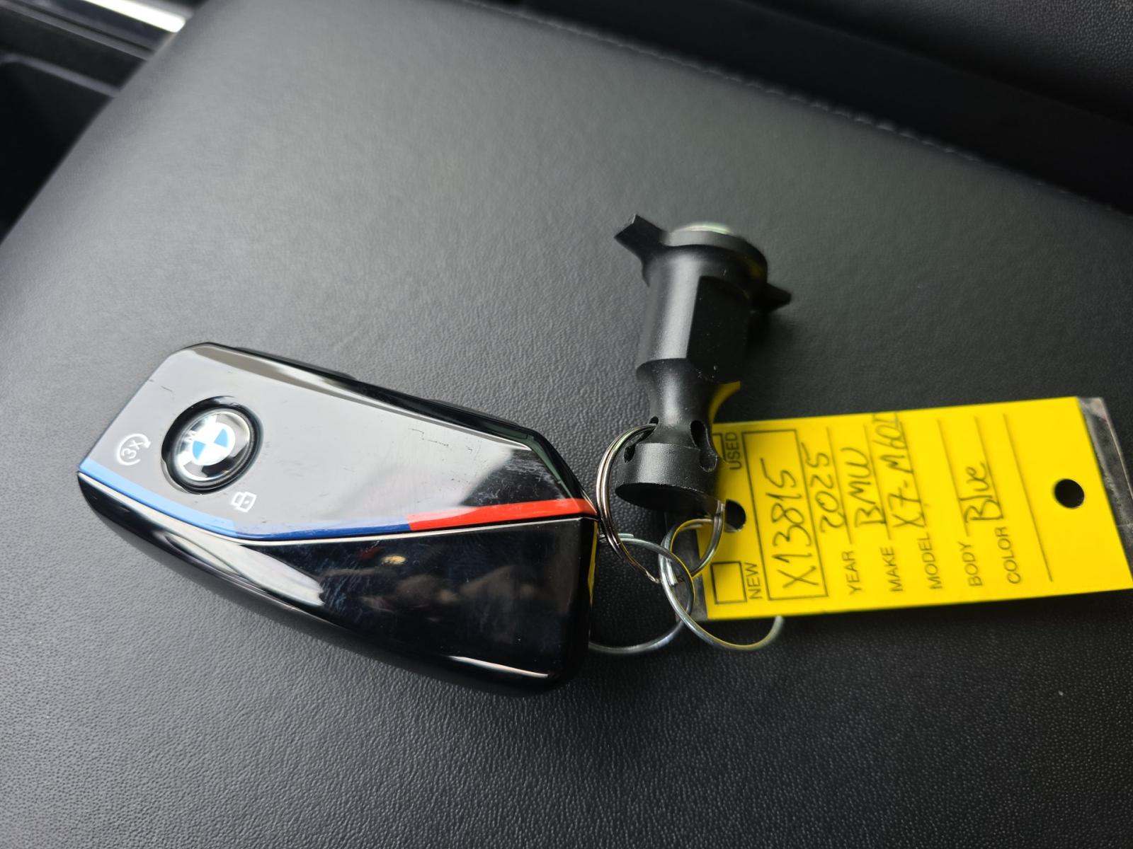 2025 BMW X7 M60i AWD