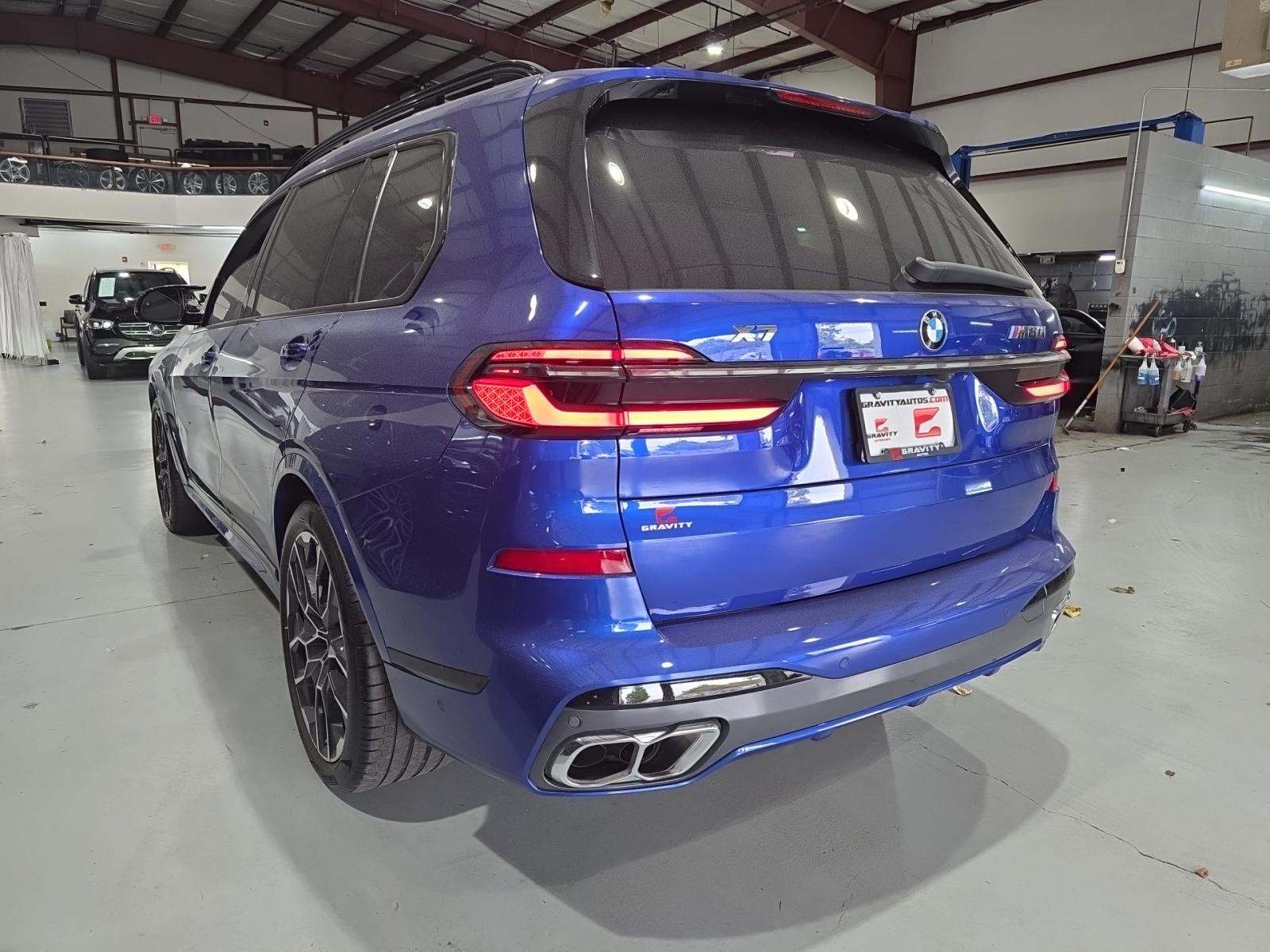 2025 BMW X7 M60i AWD