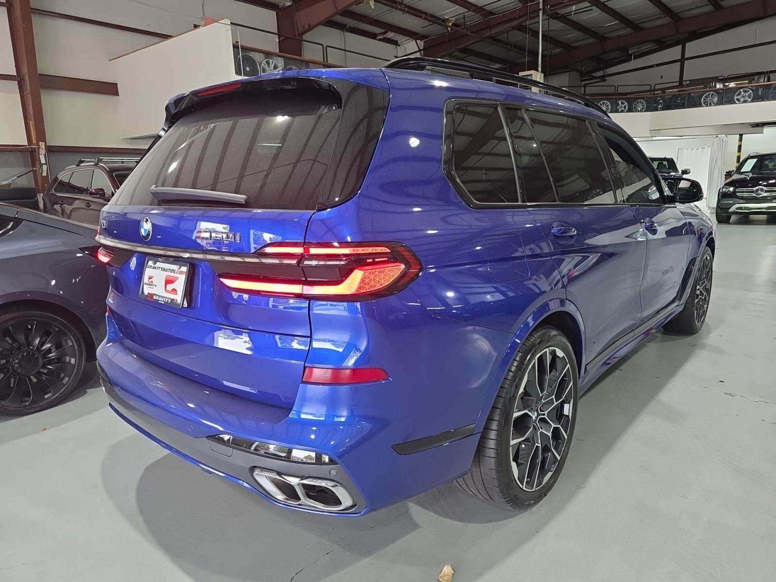2025 BMW X7 M60i AWD