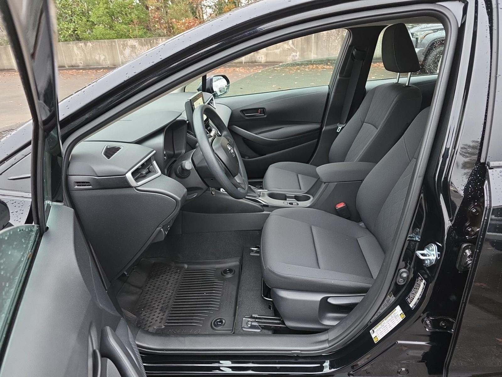 2025 Toyota Corolla LE FWD