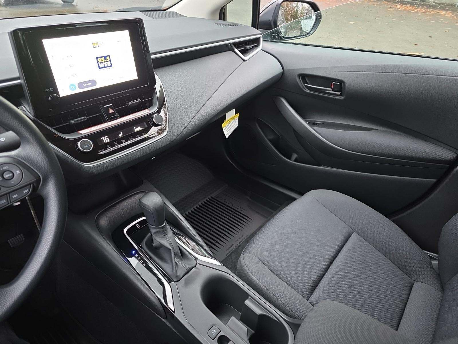 2025 Toyota Corolla LE FWD