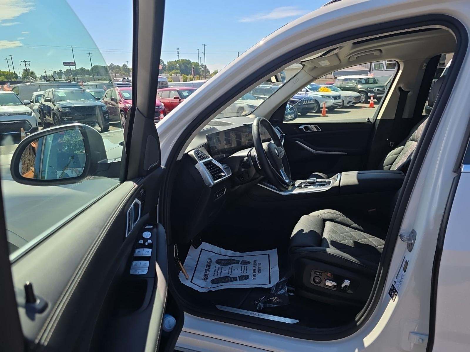 2025 BMW X7 xDrive40i AWD