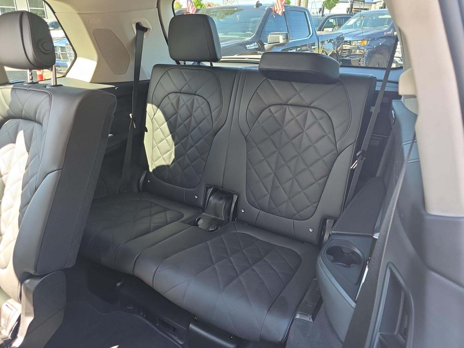 2025 BMW X7 xDrive40i AWD