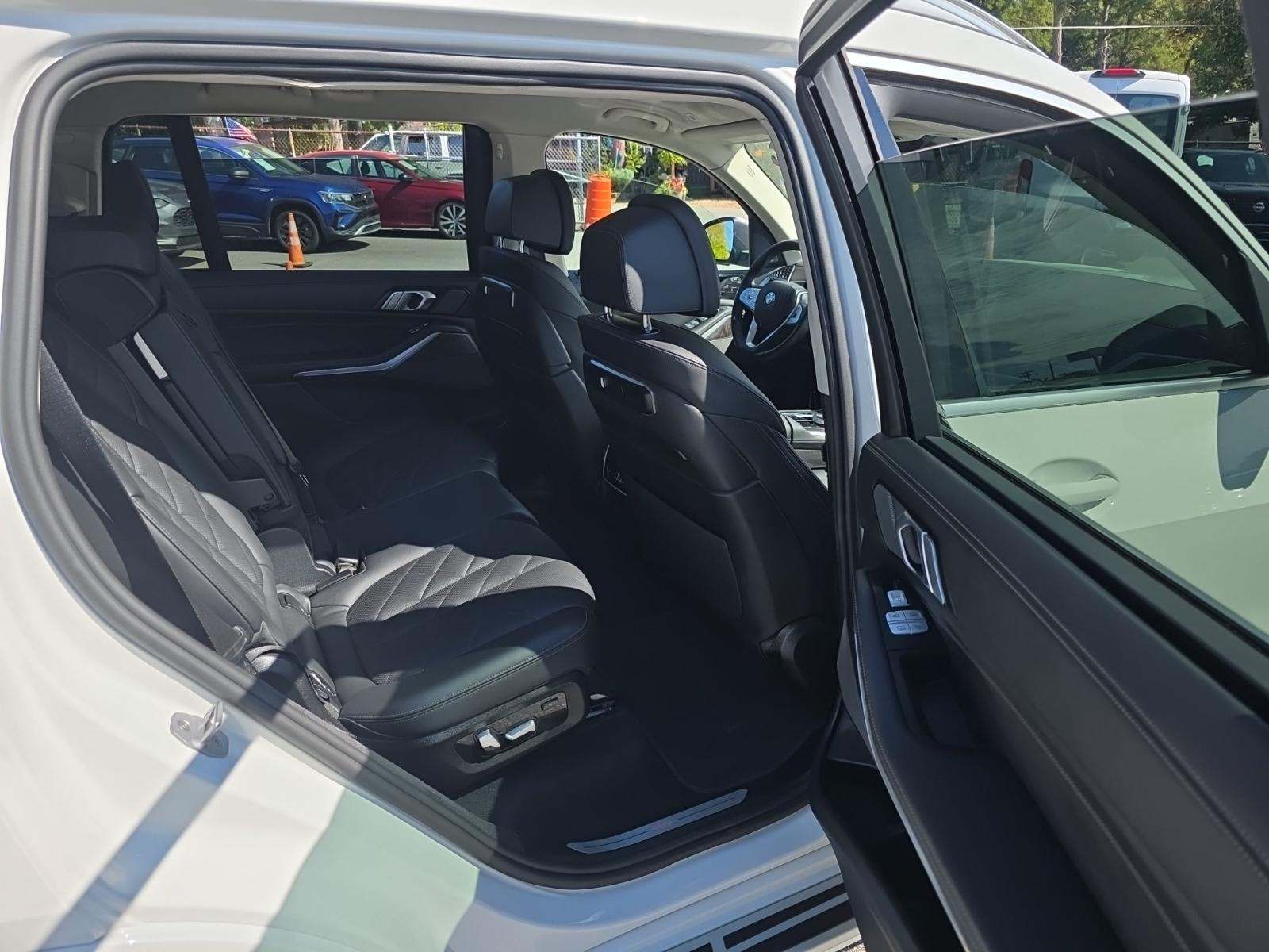 2025 BMW X7 xDrive40i AWD