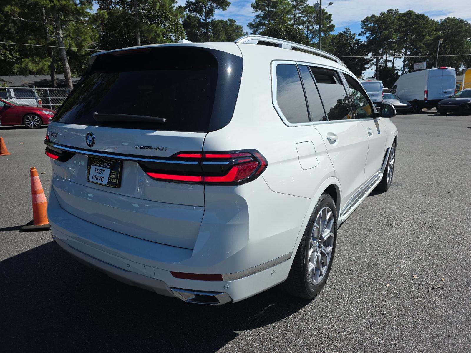 2025 BMW X7 xDrive40i AWD