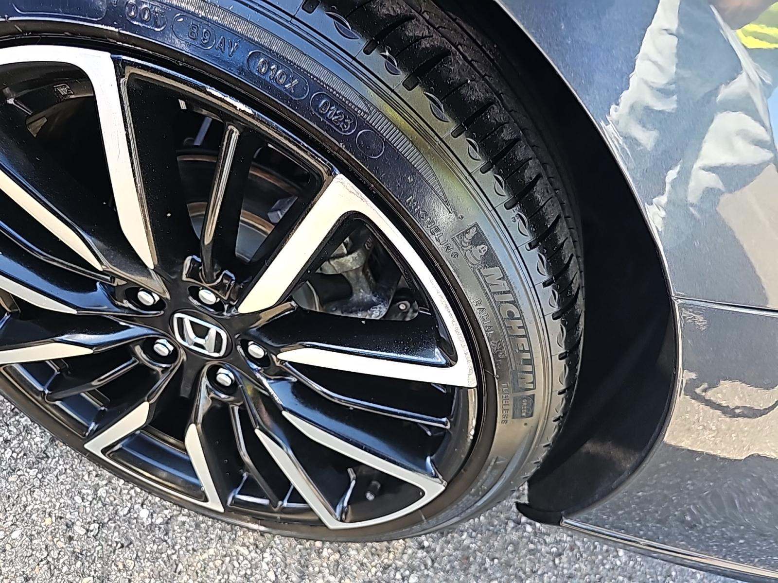 2023 Honda Accord Hybrid Touring FWD