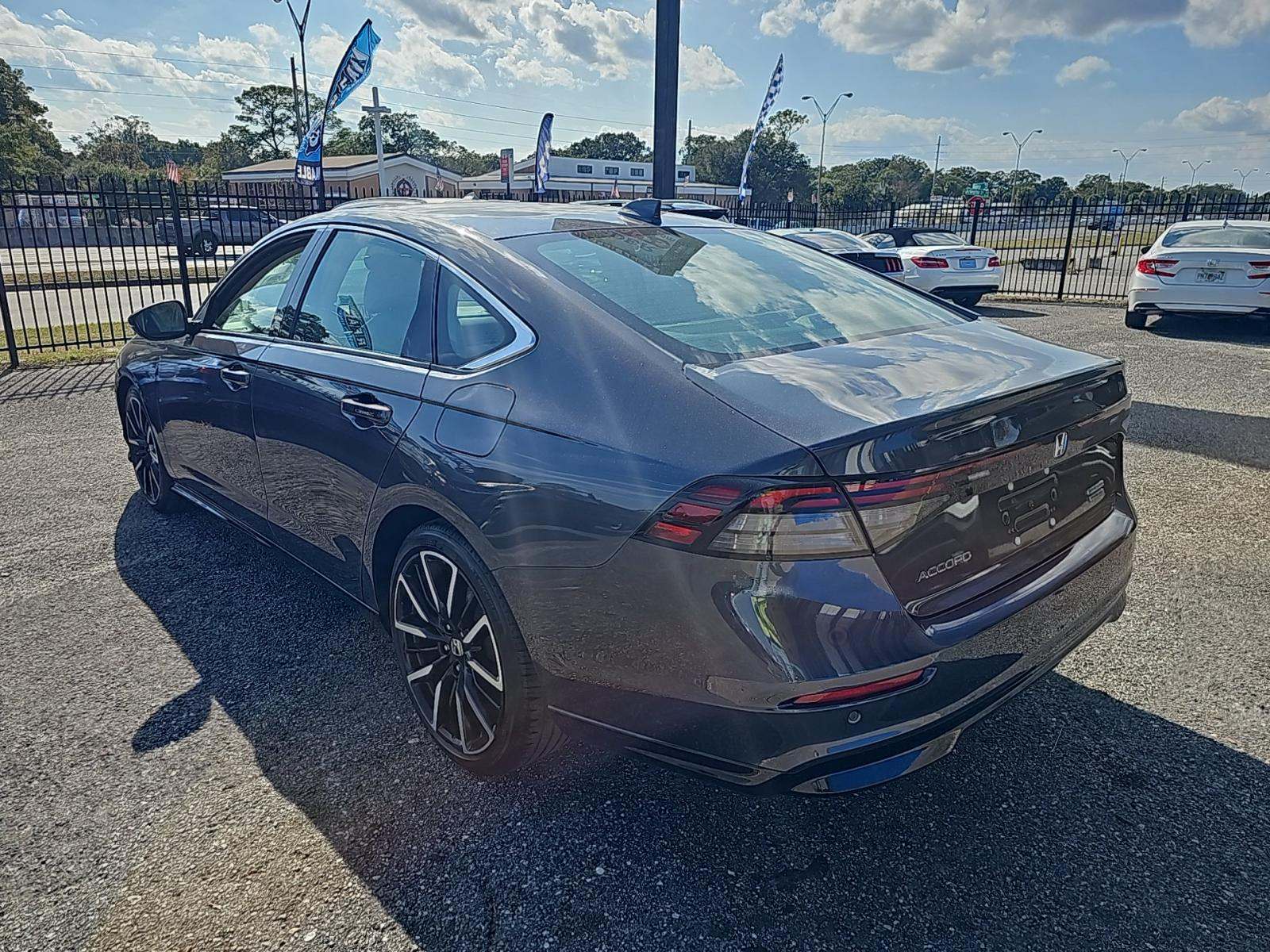 2023 Honda Accord Hybrid Touring FWD