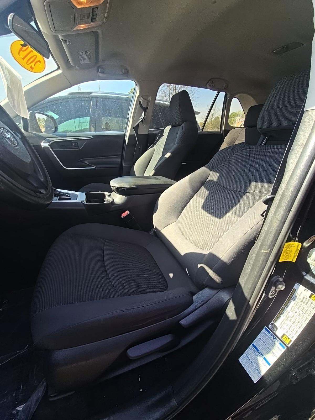 2019 Toyota RAV4 LE AWD