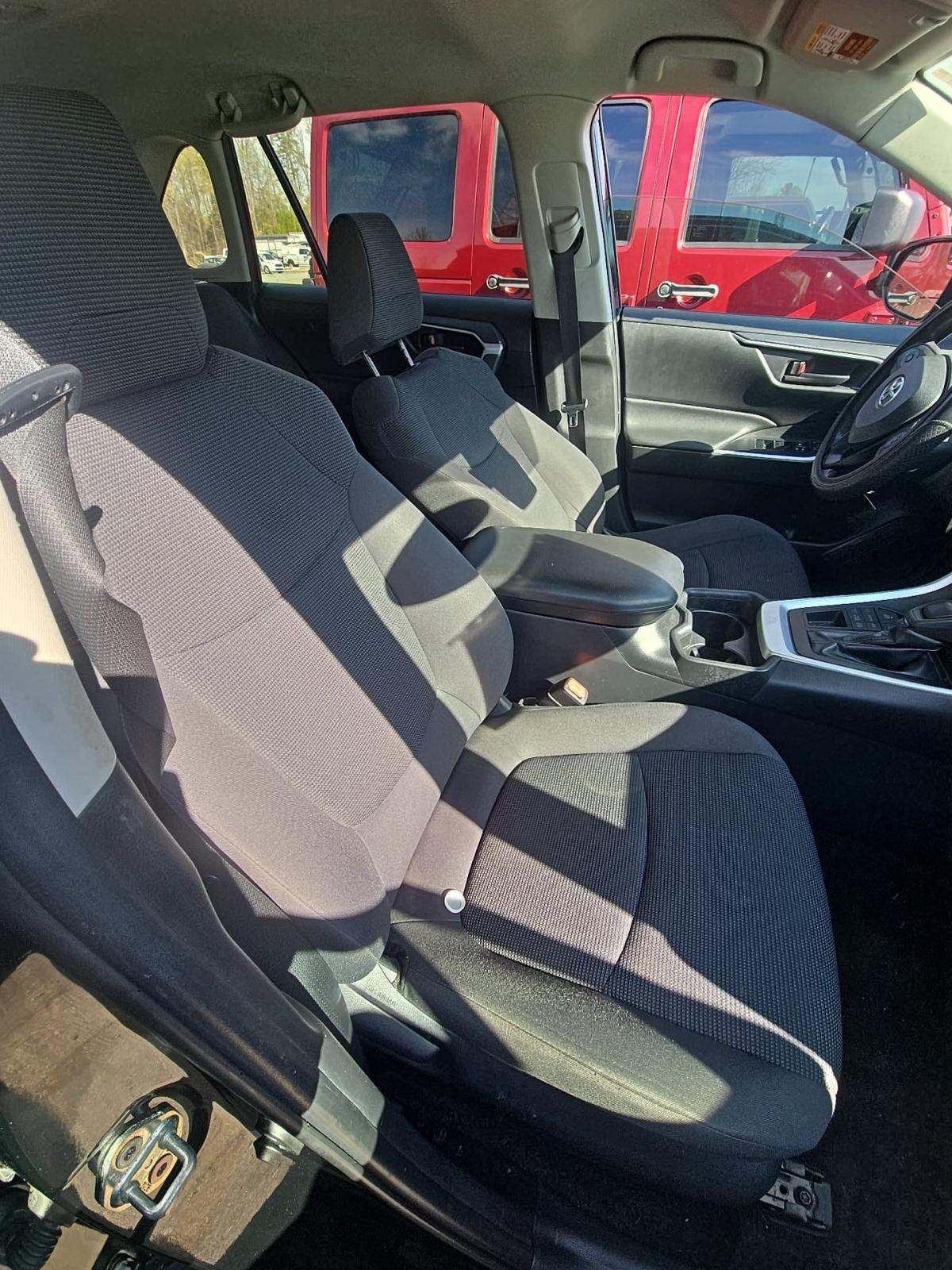 2019 Toyota RAV4 LE AWD