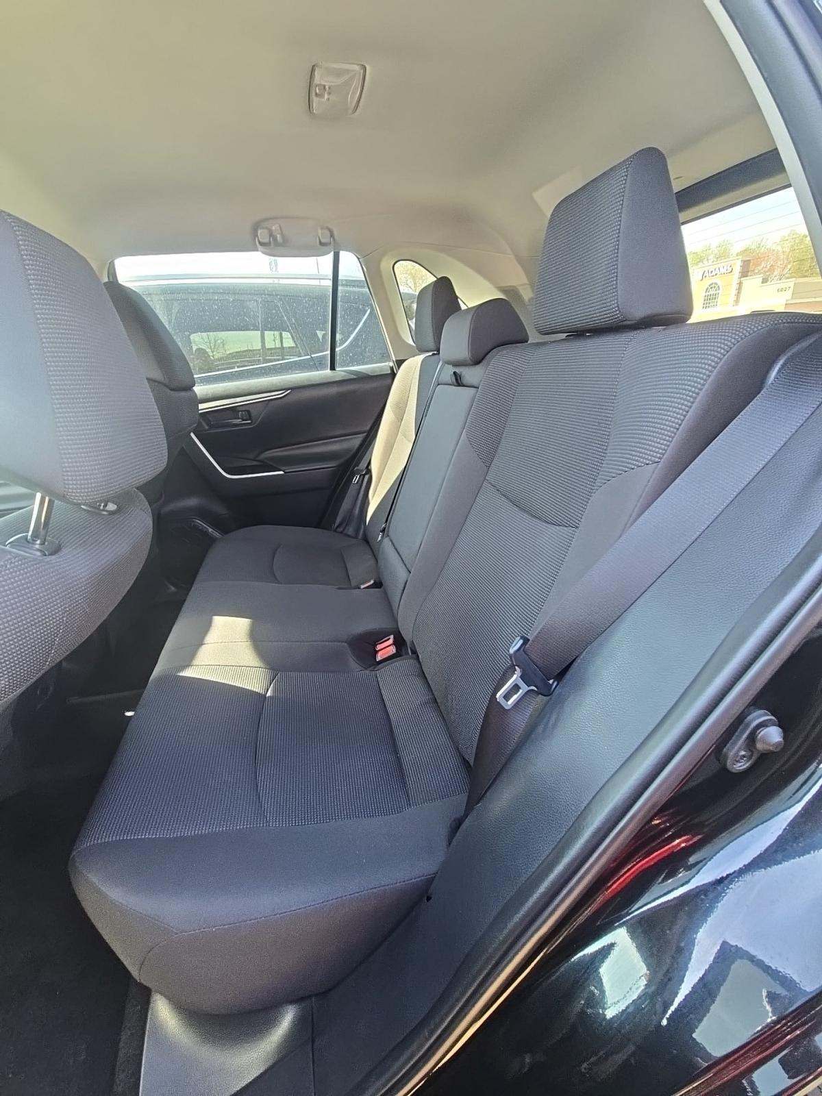 2019 Toyota RAV4 LE AWD